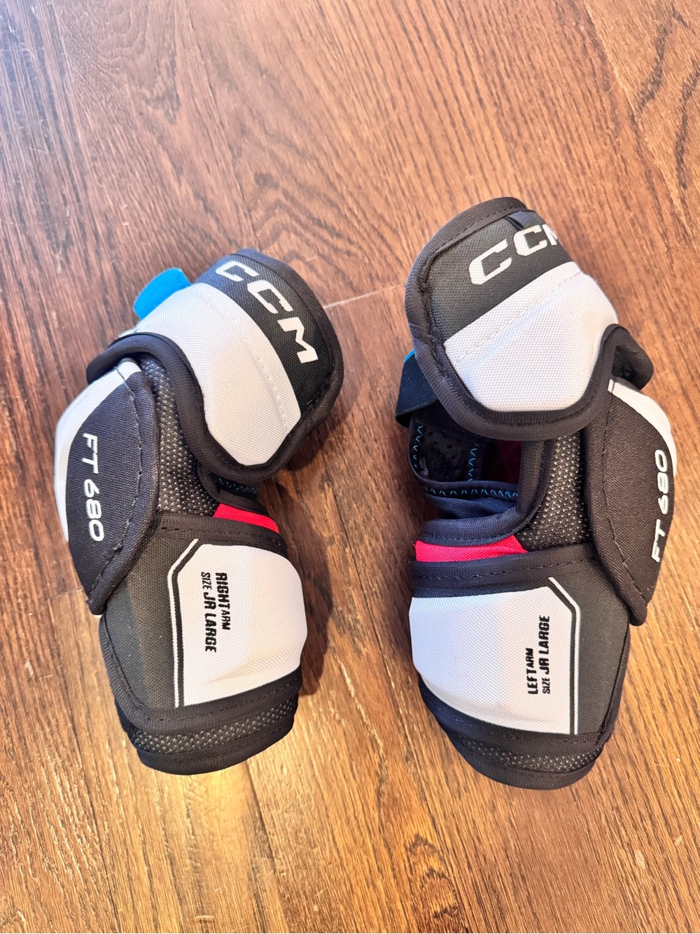 CCM Youth Elbow Pads size Youth Large